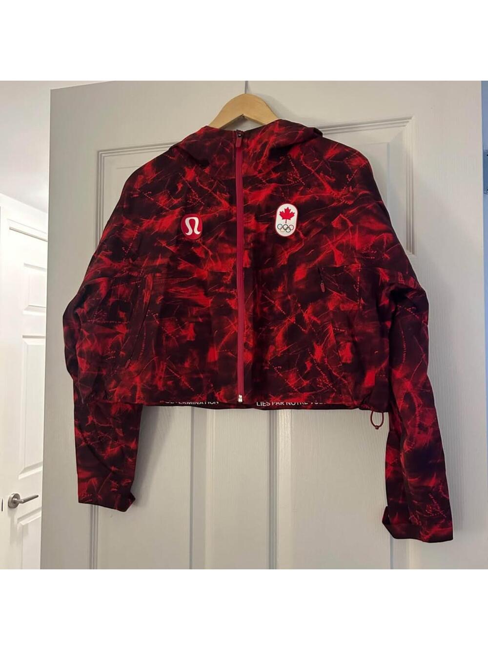 Lululemon Team Canada Olympic Hooded Jacket Size 6